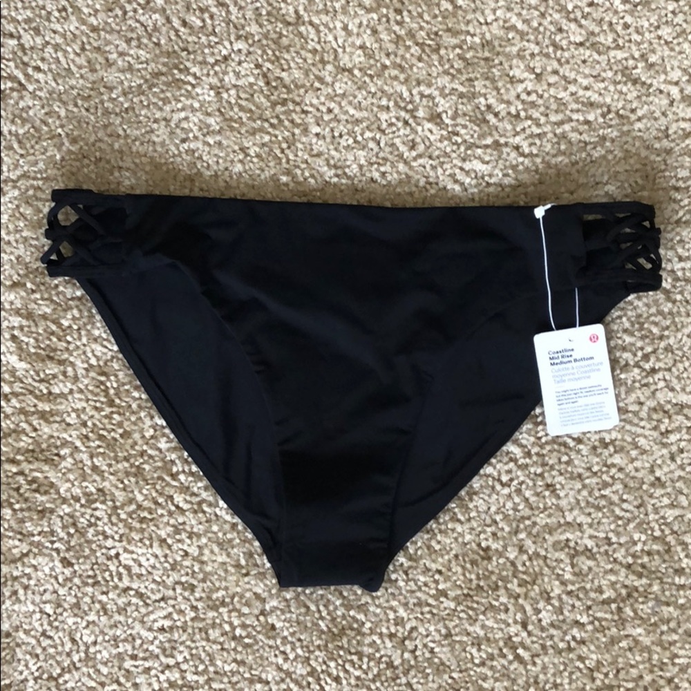 NWT Lululemon Coastline Mid Rise Medium Bottom